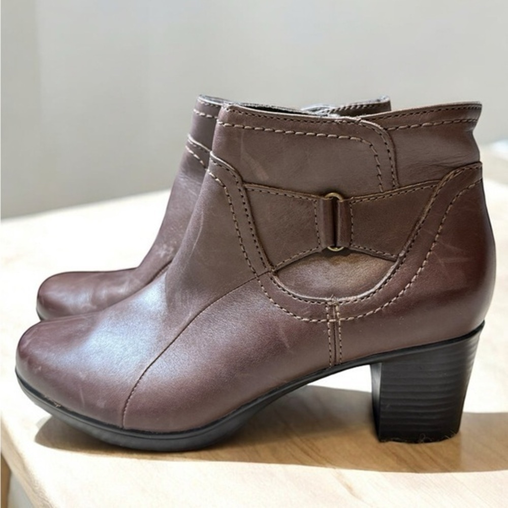 Clarks Brown Leather Boots Size 7 clarks